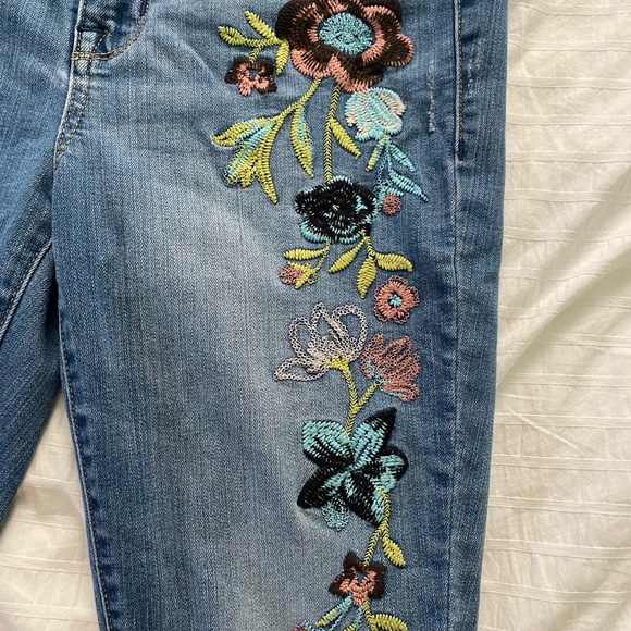 Seven7 jeans! Great condition!! - Picture 3 of 5